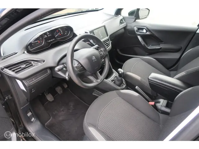 Peugeot 208 1.2 PureTech Blue Lease 2015 Benzine 9