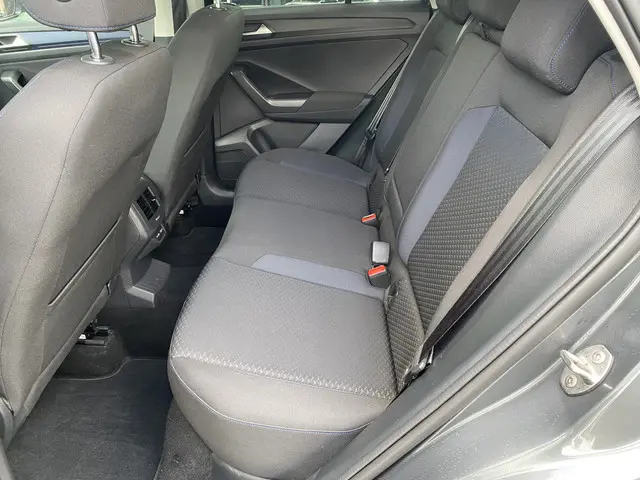Volkswagen T-Roc 1.5 TSI Sport 2020 Benzine 24