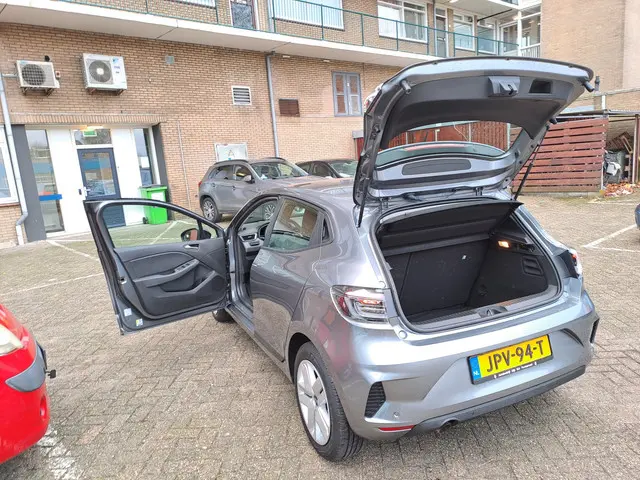 Renault Clio 1.0 TCe 90 GPF evolution 2025 Benzine 11