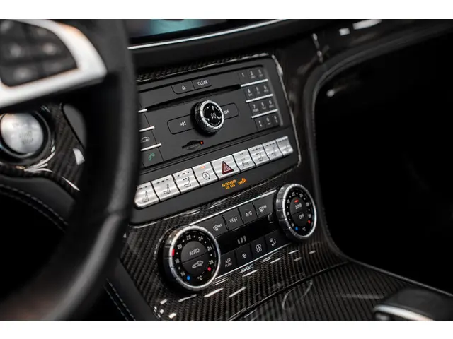 Mercedes-Benz SL AMG 63 2017 Benzine 30