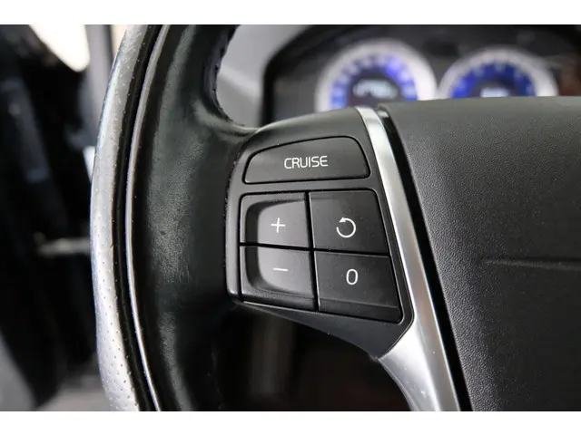 Volvo XC60 3.2 AWD R-Design 2012 Benzine 16