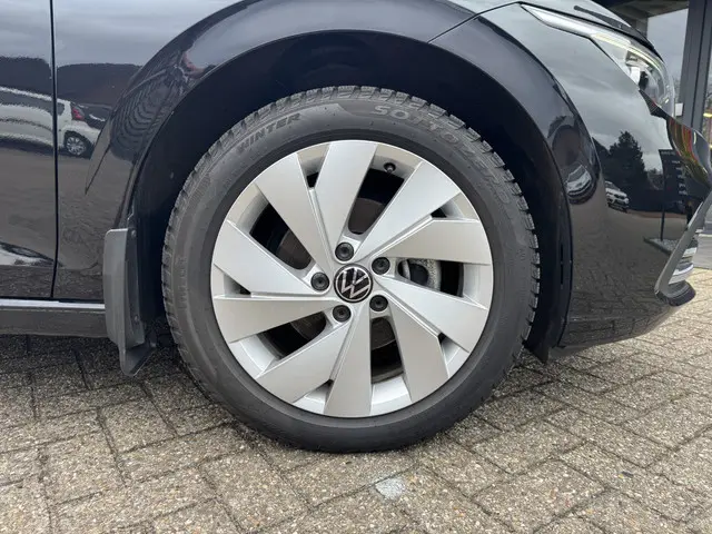 Volkswagen Golf 1.5 TSI 130pk Style 2020 Benzine 12