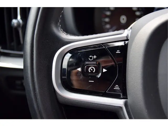 Volvo V60 2.0 T4 R-Design Automaat 2020 Benzine 39