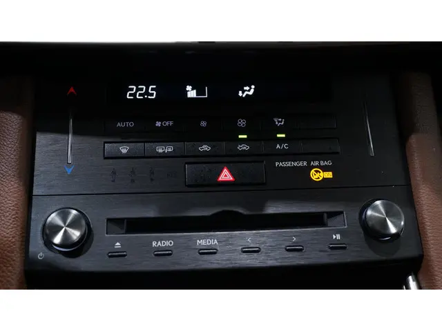 Lexus IS 300h Hybrid 2020 Hybride Benzine 30