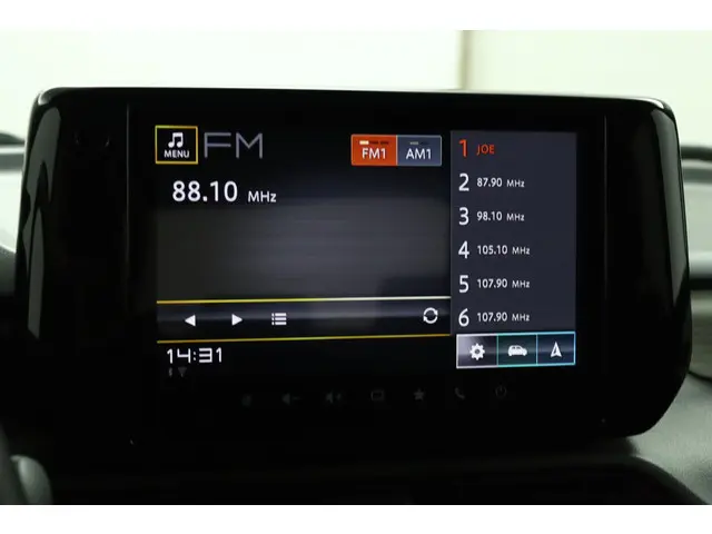 Suzuki Swift 1.2 Select Smart Hybrid 2025 Benzine 8