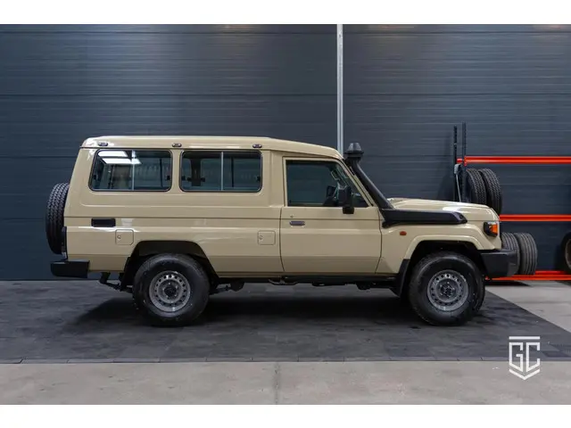 Toyota Land Cruiser 3
