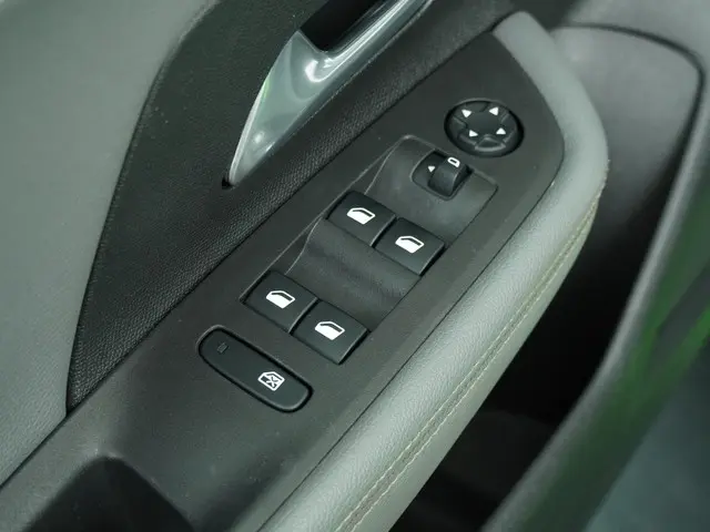 Opel Mokka 1.2 Turbo Business Elegance 2021 Benzine 13