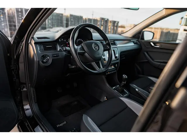 Škoda Rapid Spaceback 1.2 TSI JOY Plus 2016 Benzine 12