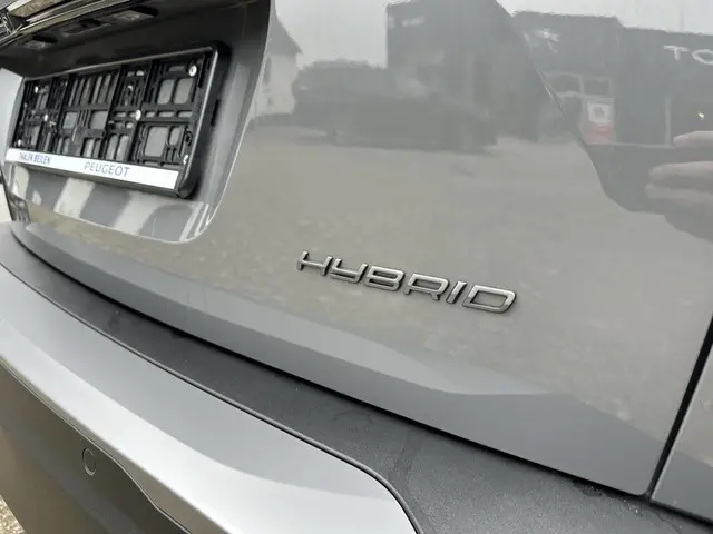Peugeot 2008 1.2 Hybrid 145 PK GT 2025 Hybride Benzine 54