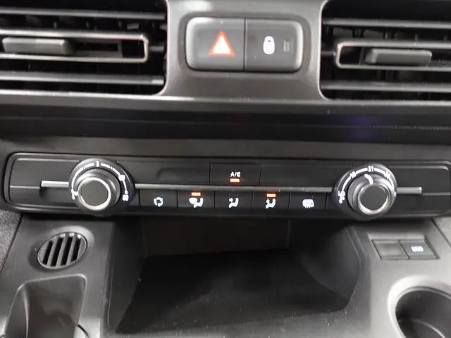 Opel Combo 130pk L1 2023 Diesel 23