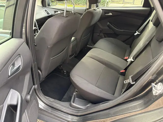 Ford Focus Wagon 1.0 Lease Edition 2017 Benzine 16