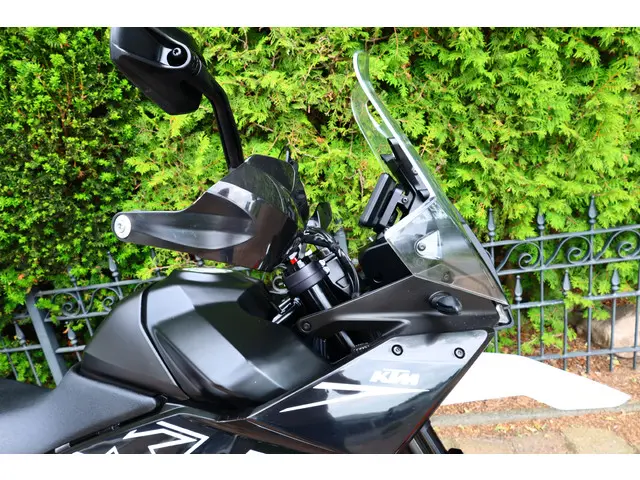 KTM 890 SMT ABS TechPack 2023 Benzine 19