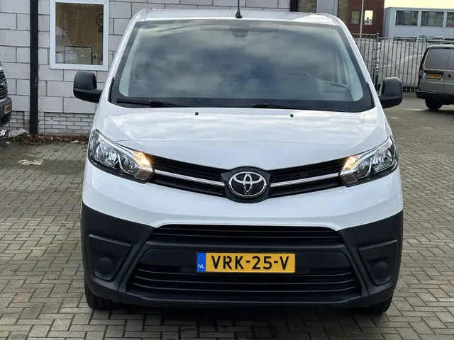 Toyota ProAce Worker 2.0 D-4D 145PK 2022 Diesel 15
