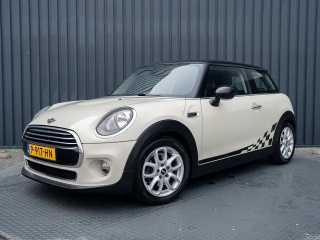 MINI Cooper Mini 1.5 Chili Serious Business 2016 Benzine 33