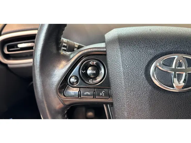 Toyota Prius 1.8 Plug-in Executive 2019 Hybride Benzine 13