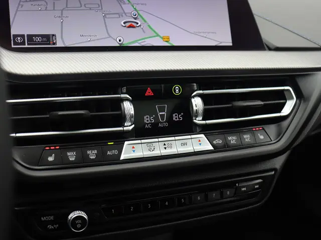 BMW 1 Serie 5-deurs 118i 2024 Benzine 18