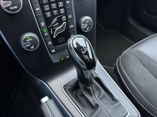 Volvo V40 1.5 T3 Polar+ Sport PANORAMADAK 2019 Benzine 17