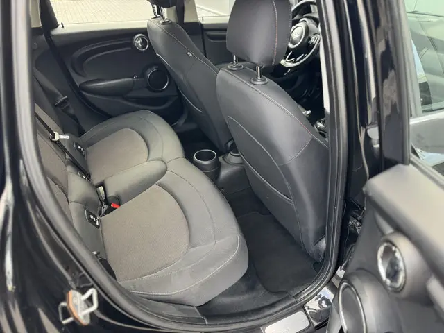 MINI 5-Deurs Cooper 1.5 Salt 2015 Benzine 8