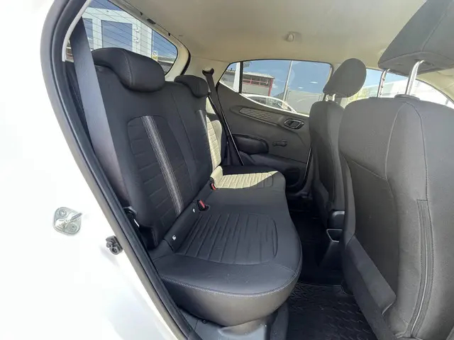 Hyundai i10 1.0 Comfort Smart 2021 Benzine 23