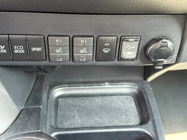 Toyota RAV4 2.5 Hybrid AWD Energy 2018 Hybride Benzine 23