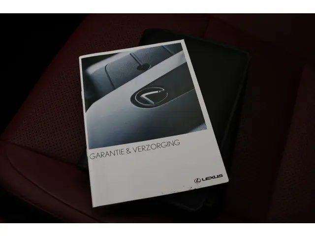 Lexus GS 300h F Sport Line 2017 Hybride Benzine 29