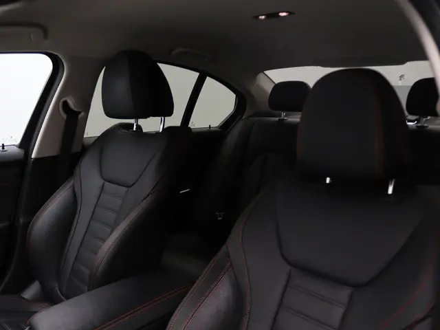 BMW 3 Serie Sedan 320d xDrive 2021 Diesel 11