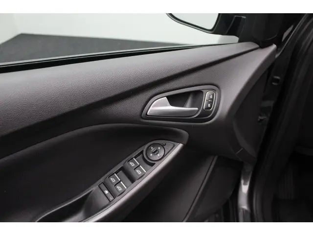 Ford Focus 1.0 ST-Line 2017 Benzine 18