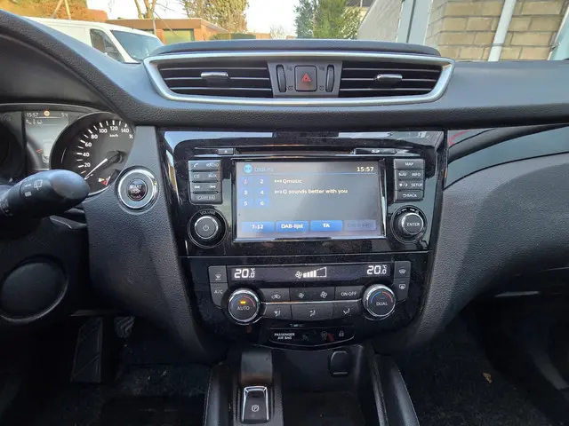 Nissan QASHQAI 1.2 Tekna 2014 Benzine 11
