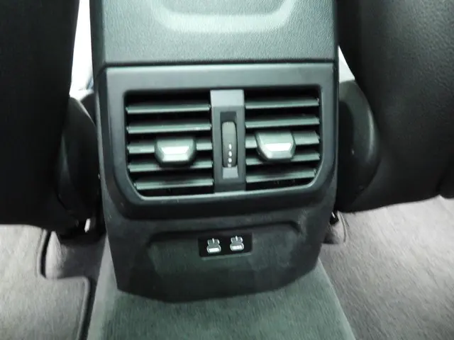 BMW 1 Serie 5-deurs 118i 2021 Benzine 18