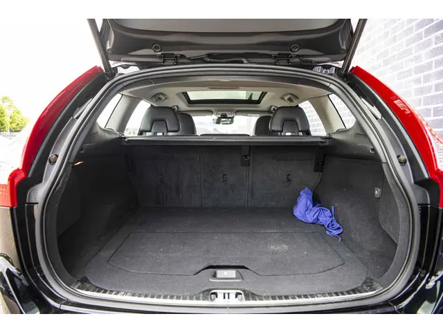 Volvo XC60 2.0 T5 FWD Polar+ 2017 Benzine 30