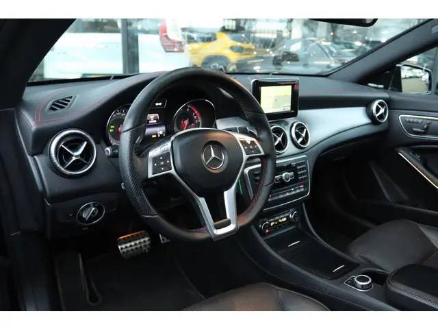 Mercedes-Benz CLA 250 PRESTIGE AMG 2013 Benzine 3