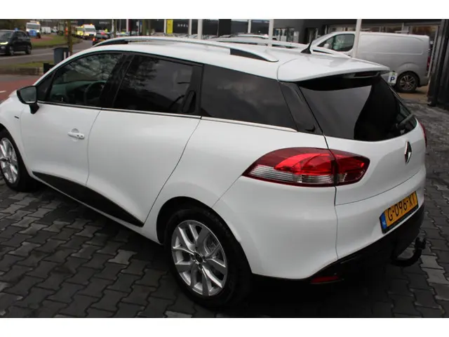 Renault Clio Estate 0.9 TCe Limited 2020 Benzine 8
