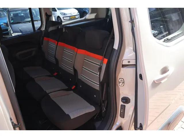 Citroën Berlingo XL 1.2 PureTech Feel 7p. 2021 Benzine 11