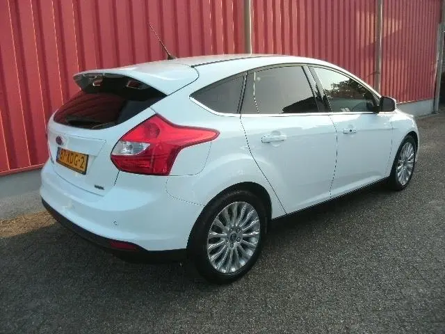 Ford Focus 1.0 EcoBoost Titanium / Airco / Navi 2012 Benzine 8