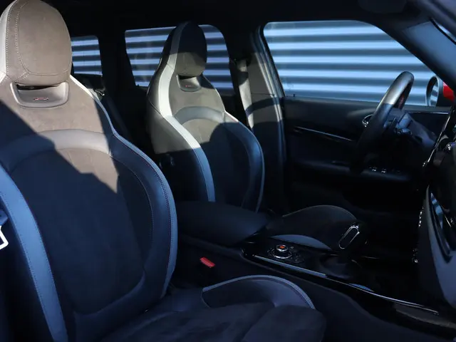 MINI Clubman JCW ALL4 2020 Benzine 8