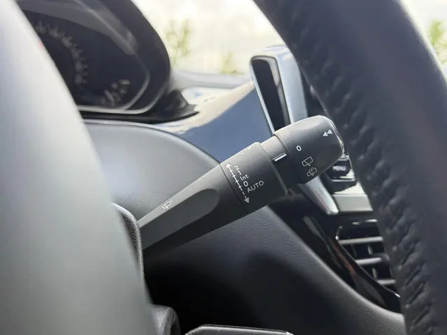 Peugeot 208 1.2 PureTech Signature 2019 Benzine 22