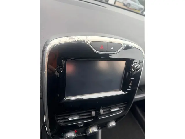 Renault Clio 1.2 Expression 2015 Benzine 8