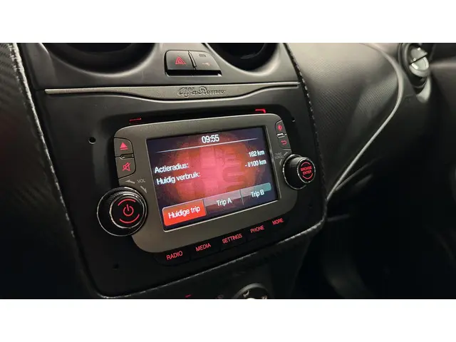Alfa Romeo MiTo 0.9 TwinAir SBK AIRCO LM. 2013 Benzine 31
