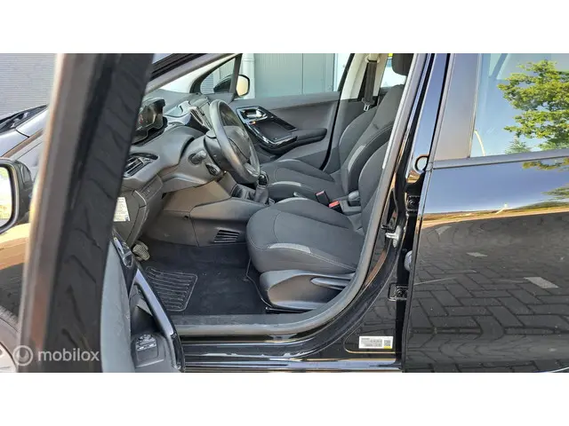 Peugeot 208 1.2 PureTech Blue Lease 2016 Benzine 10