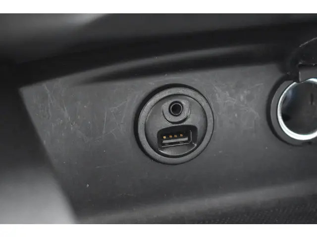 Citroën C4 PureTech 130 Feel Collection 2015 Benzine 16