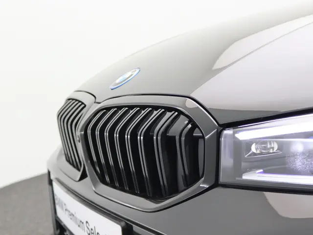 BMW 3 Serie Sedan 320e 2025 Hybride Benzine 26