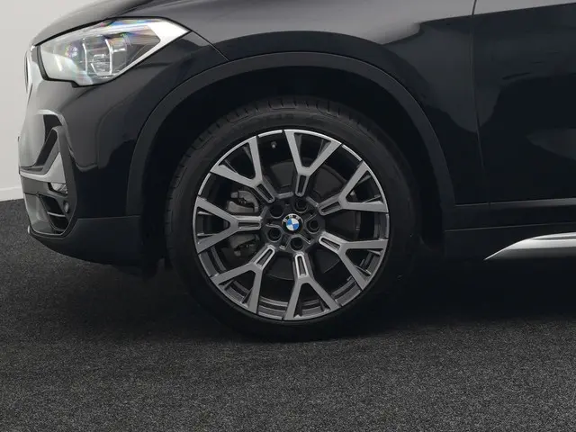 BMW X1 sDrive20i Sportline Automaat 192pk 2020 Benzine 32