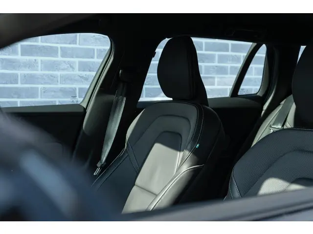 Volvo V60 T6 Recharge AWD R-Design 2020 Hybride Benzine 5