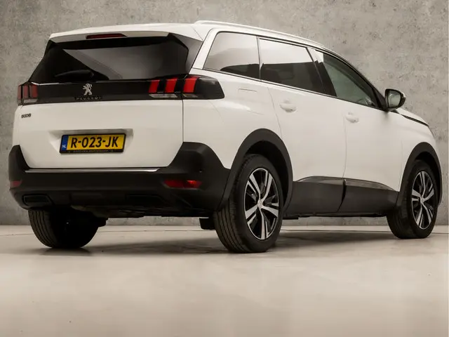 Peugeot 5008 1.2 PureTech Sport 7 Persoons 2018 Benzine 5
