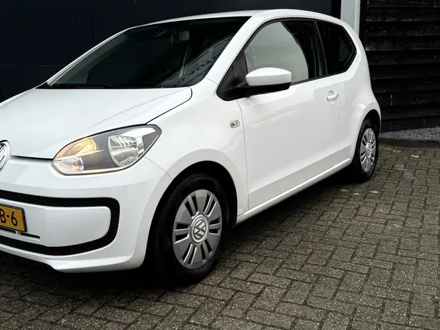 Volkswagen up! 1.0 move up! BlueMotion 2012 Benzine 7