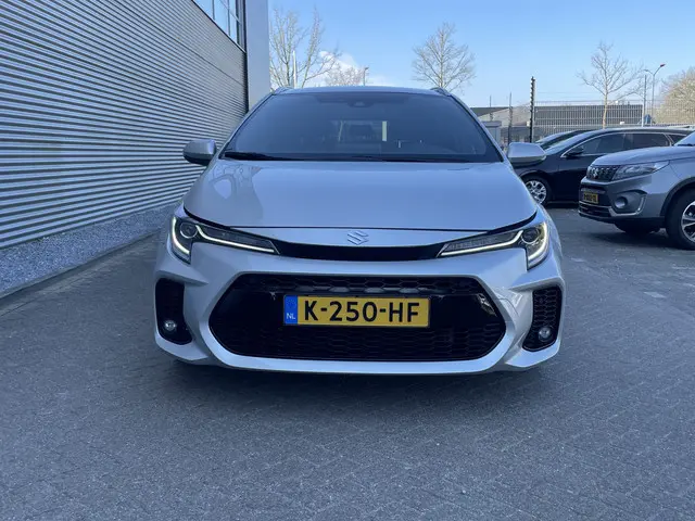 Suzuki Swace 1.8 Hybrid Style 2021 Hybride Benzine 3