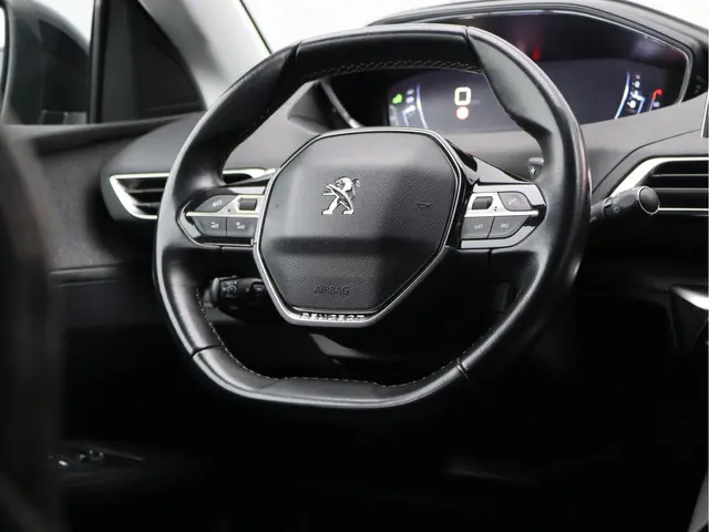 Peugeot 3008 1.6 e-THP Premium 2018 Benzine 21