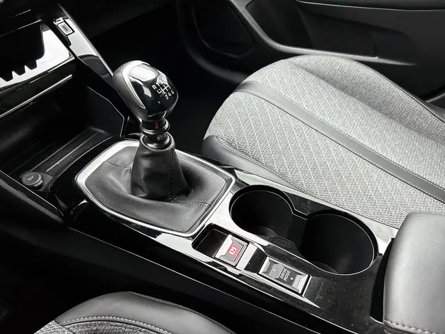 Peugeot 208 1.2 PureTech 100 Allure 2024 Benzine 38