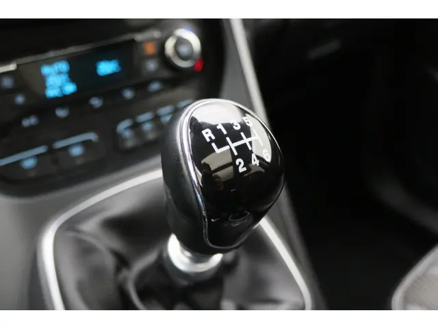 Ford Kuga 1.5 Titanium 2016 Benzine 48