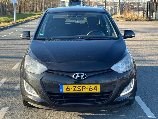 Hyundai i20 1.2i Go! / AIRCO / NAP 2015 Benzine 3